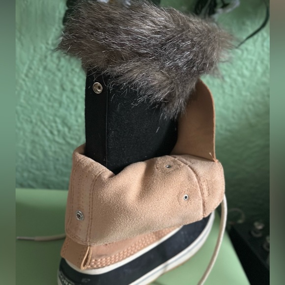 NWT SOREL Joan of Arctic Faux Fur Waterproof Snow Boots sz 7.5 8 - Picture 6 of 10